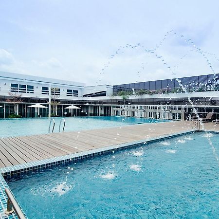 Hotel Sfera Lumut Exterior photo