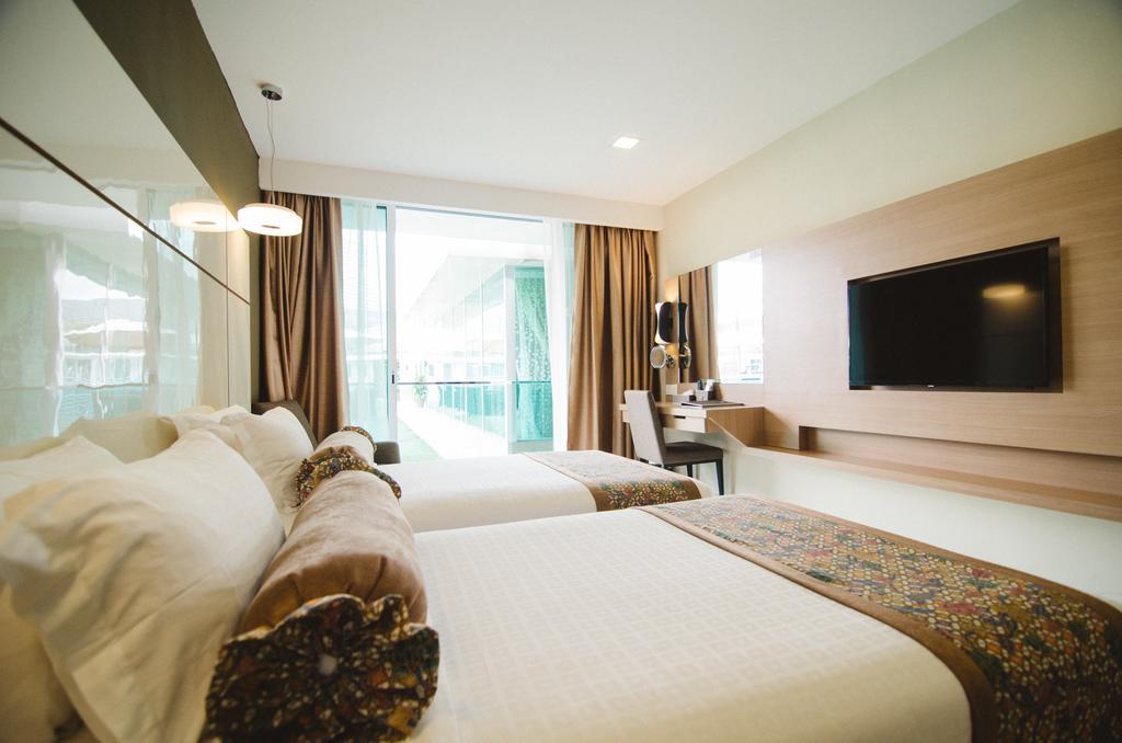 Hotel Sfera Lumut Exterior photo