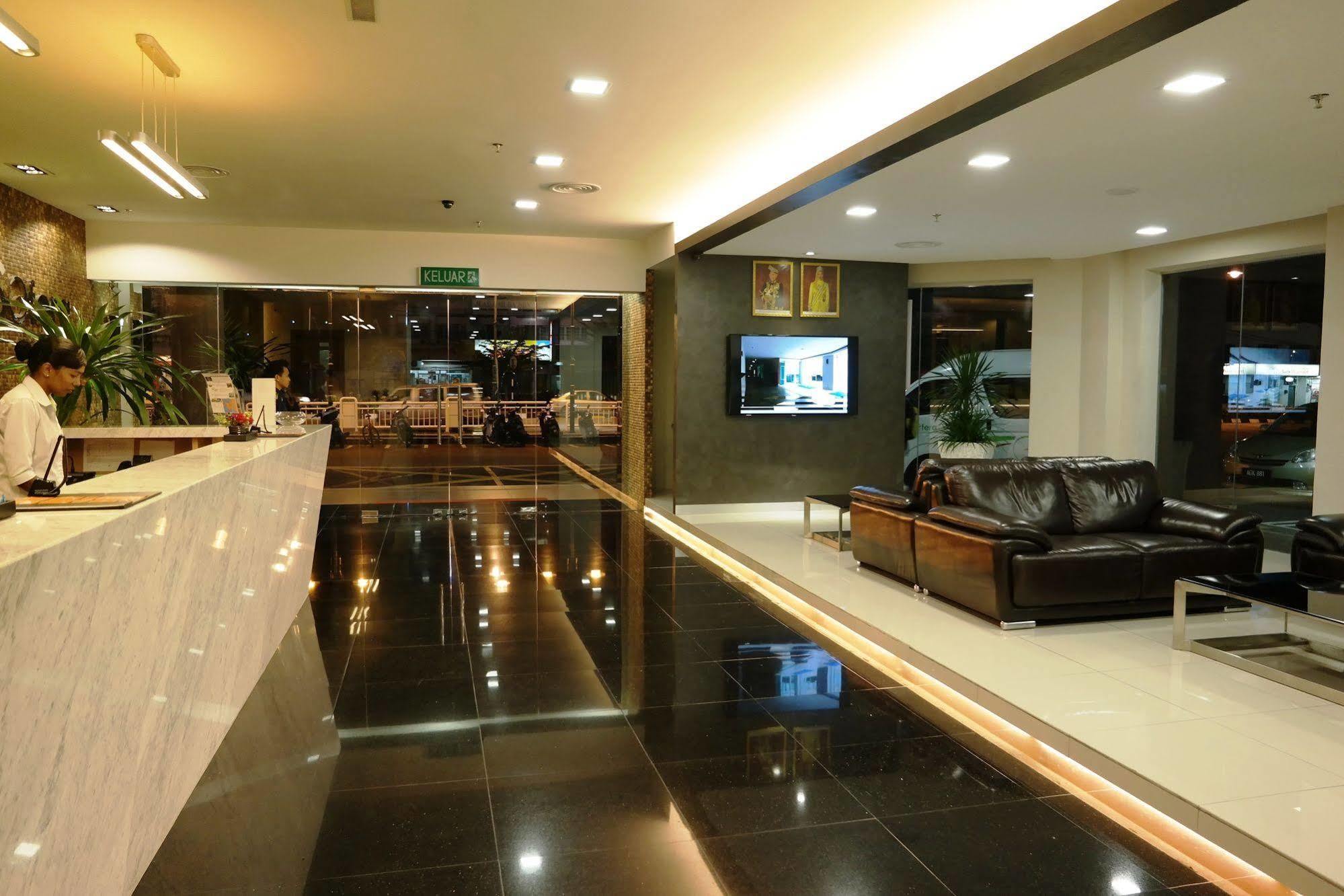Hotel Sfera Lumut Exterior photo