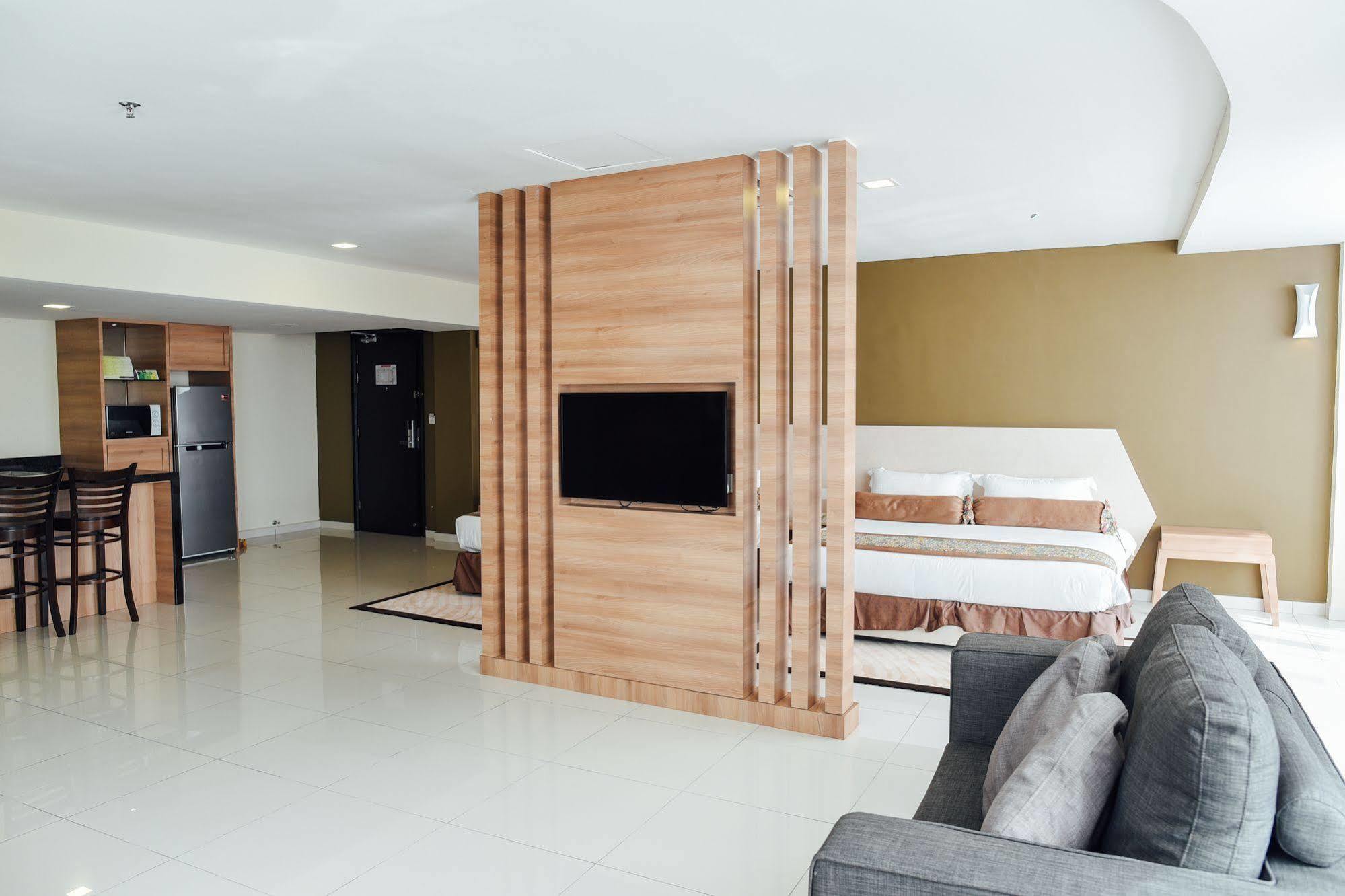 Hotel Sfera Lumut Exterior photo