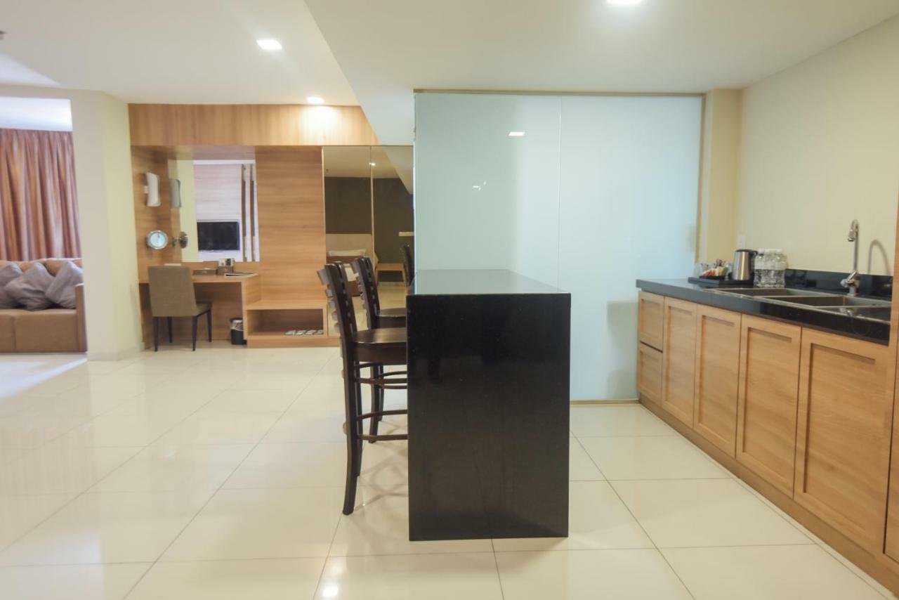 Hotel Sfera Lumut Exterior photo