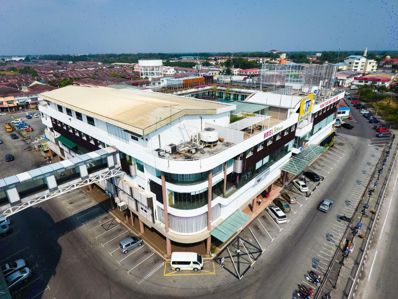Hotel Sfera Lumut Exterior photo