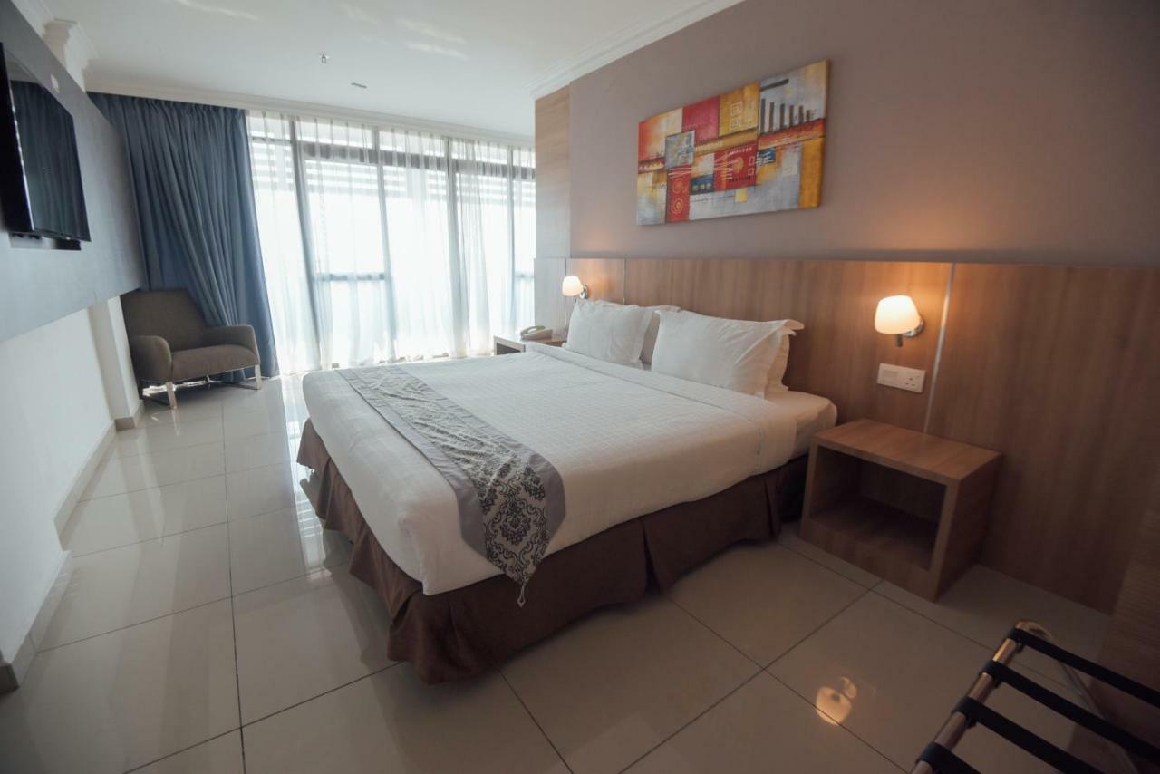 Hotel Sfera Lumut Exterior photo