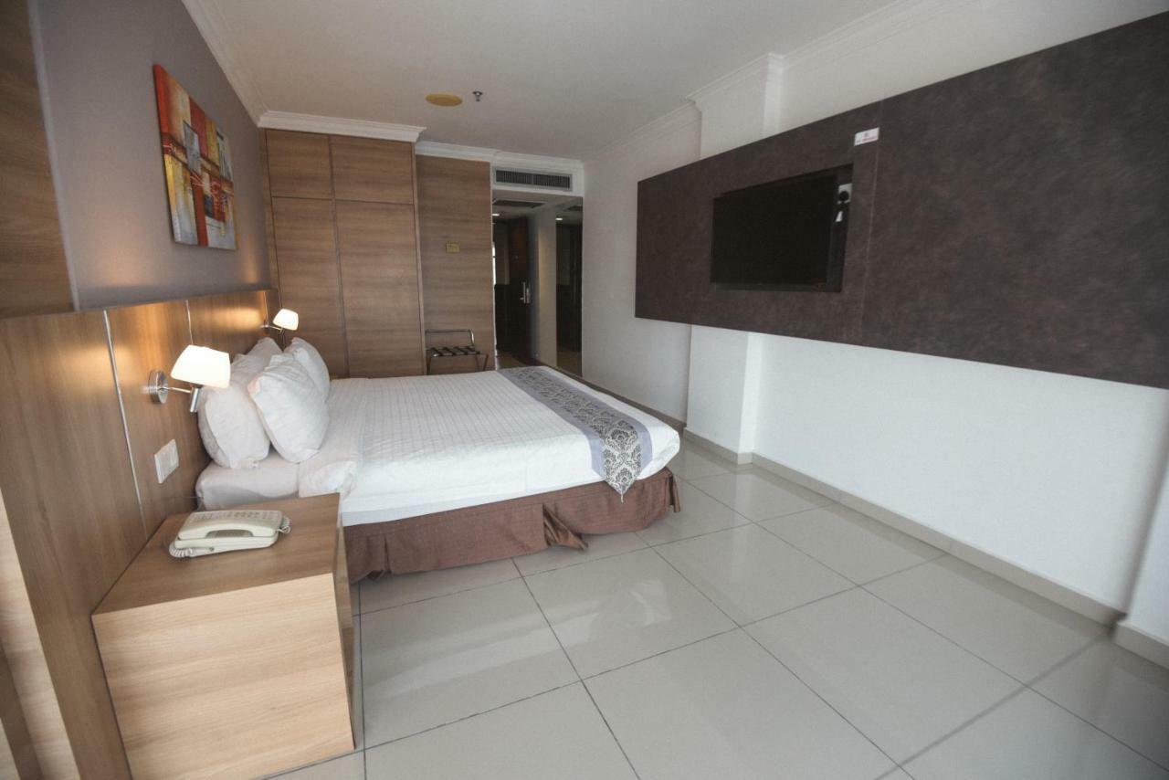 Hotel Sfera Lumut Exterior photo